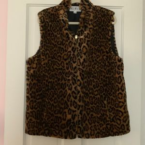 Faux fur leopard print vest